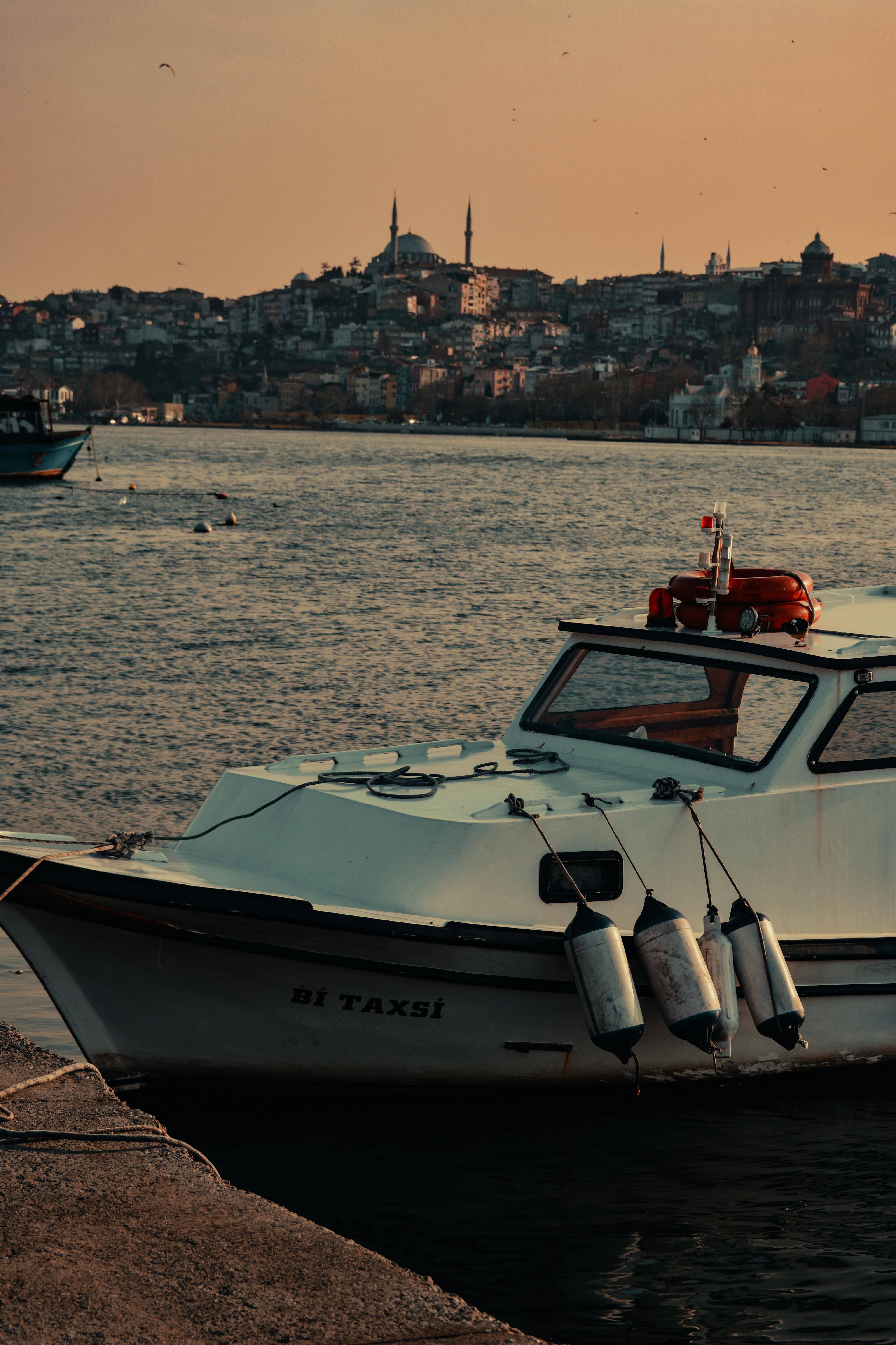 Gratuit Photos gratuites de amarré, architecture, aventureux Photos