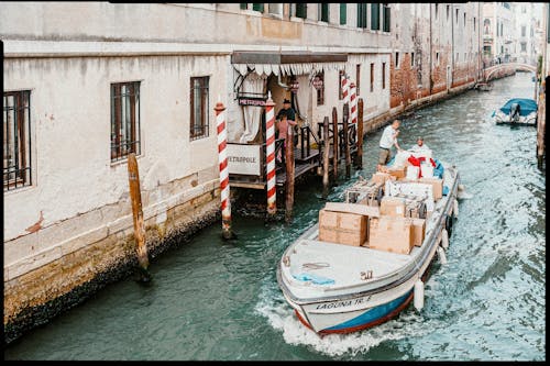 Foto profissional grátis de água, barco, canal