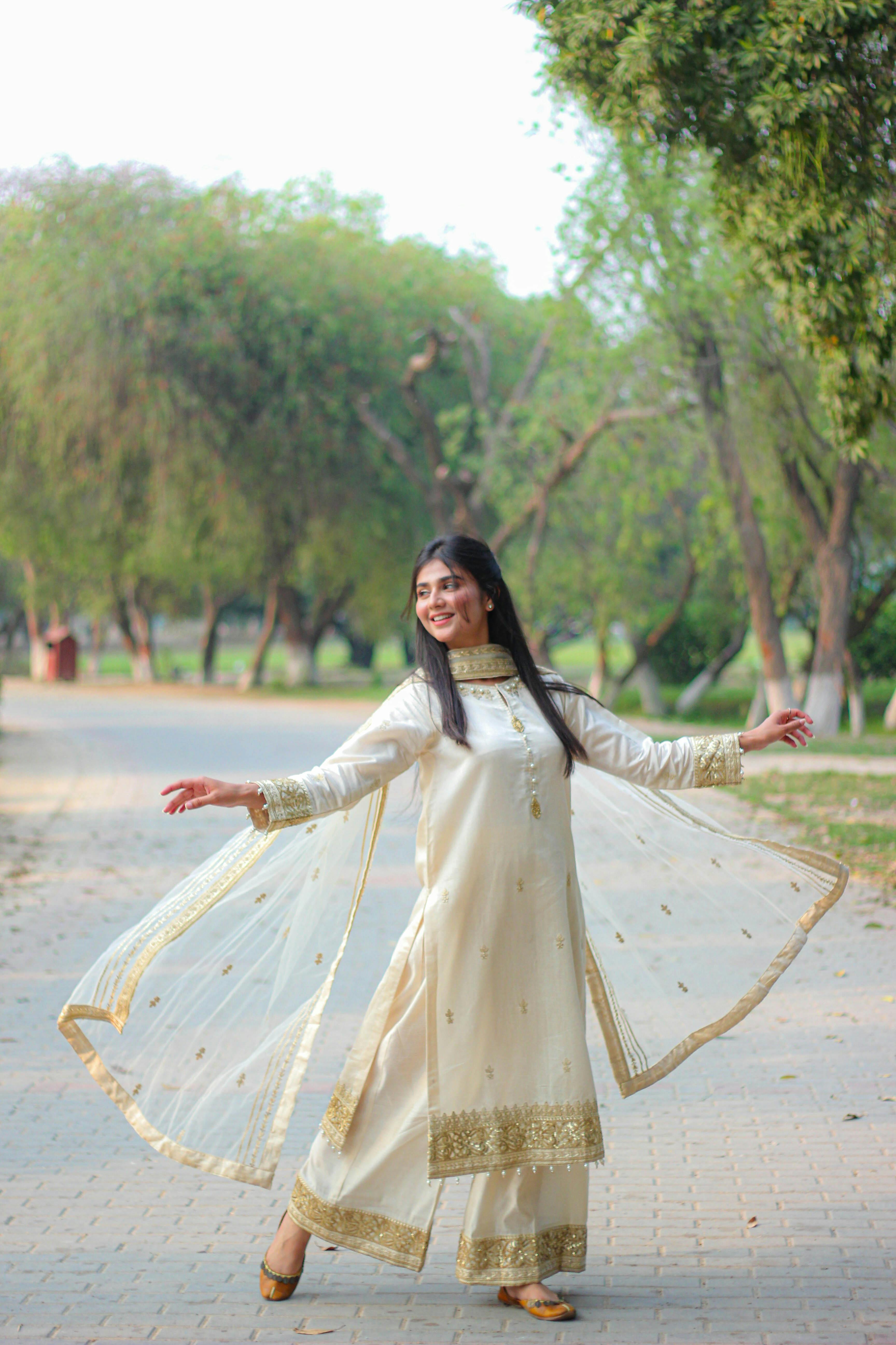375 Likes, 2 Comments - punjabi suits (@patialashahisuits) on Instagram:  “Follow my page @only.suit … | Pakistani fancy dresses, Girls fashion  clothes, Suit designs