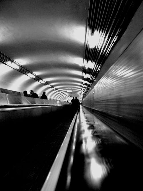 Gratis lagerfoto af lodret skud, metro, perspektiv Lagerfoto