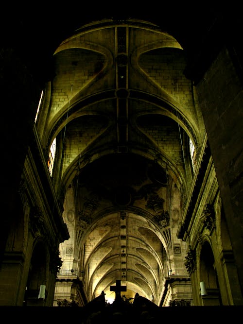 Foto profissional grátis de arquitetura gótica, capela, catolicismo