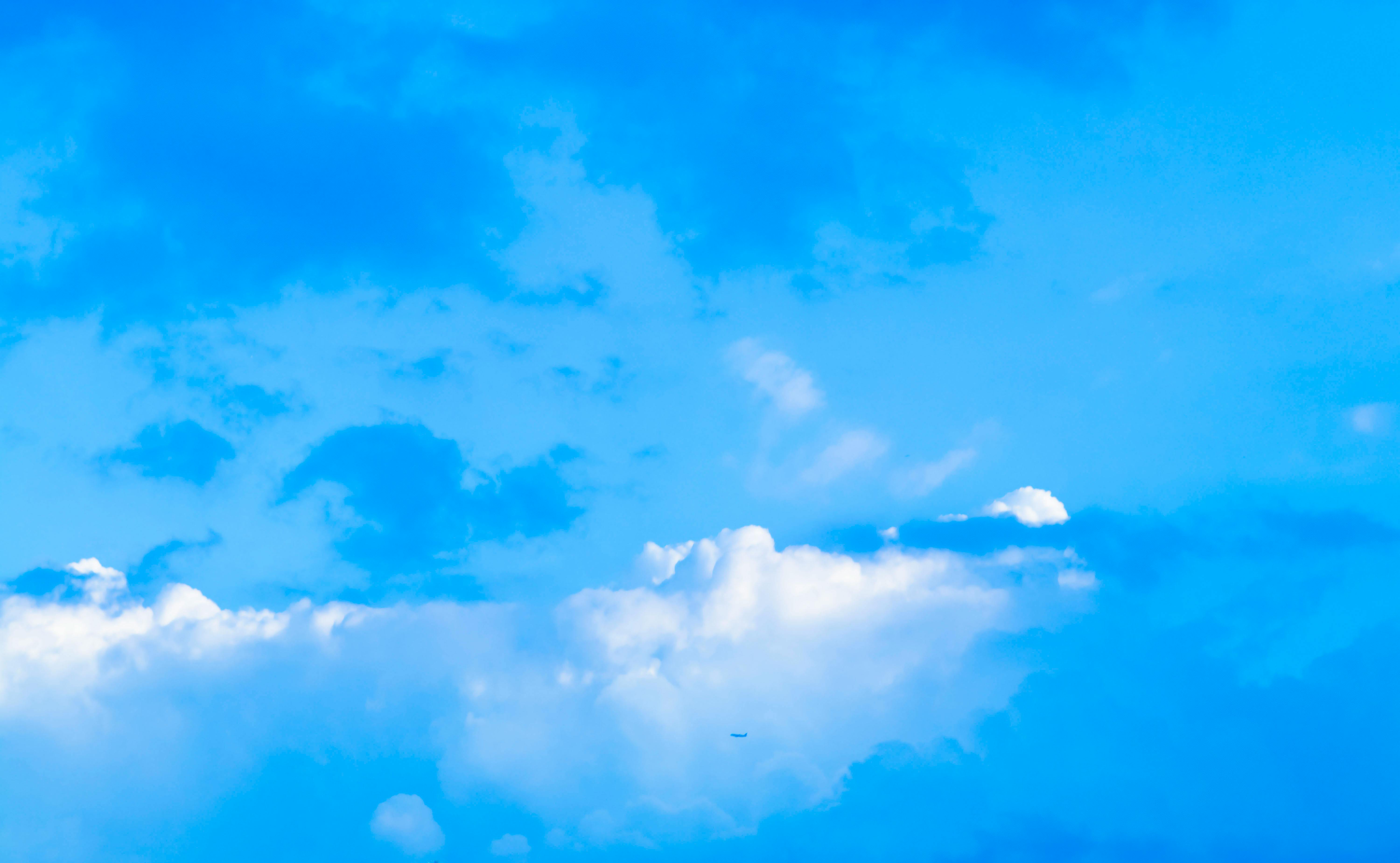 the colour of the sky is blue because