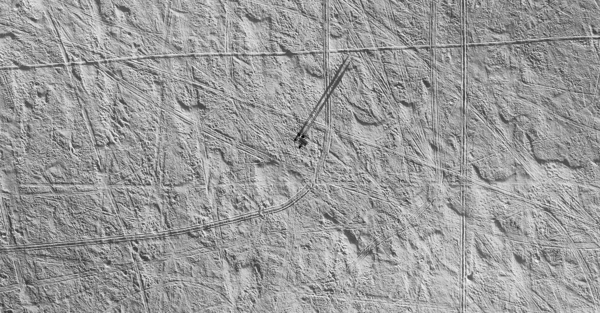 Lab Study Boosts Case for Microbial Life on Saturn's Moon Enceladus