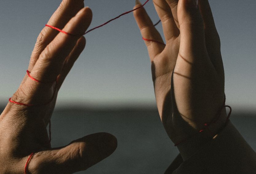 Online dating: starting a conversation on a niche platform