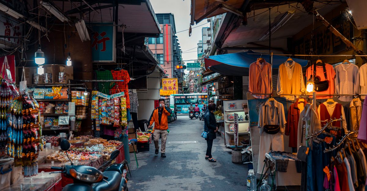 7 Tips for Exploring New Destinations Like a Local