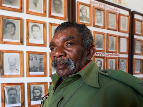Δωρεάν στοκ φωτογραφιών με Αφροαμερικανός άνδρας, γέρος, γκρίζα μαλλιά
