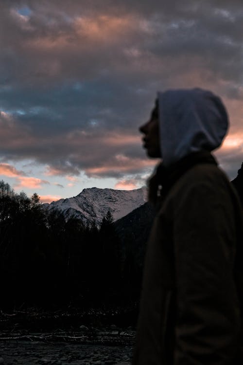 Fotobanka s bezplatnými fotkami na tému bočný pohľad, človek, hĺbka ostrosti