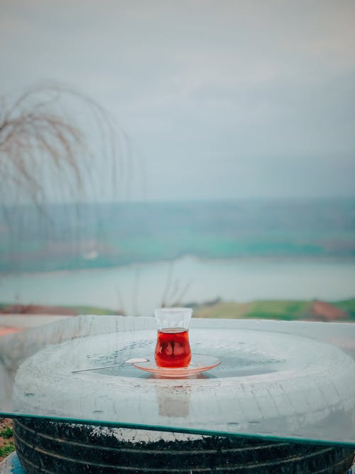 Kostenloses Stock Foto zu glas tisch, horizont, selektiven fokus