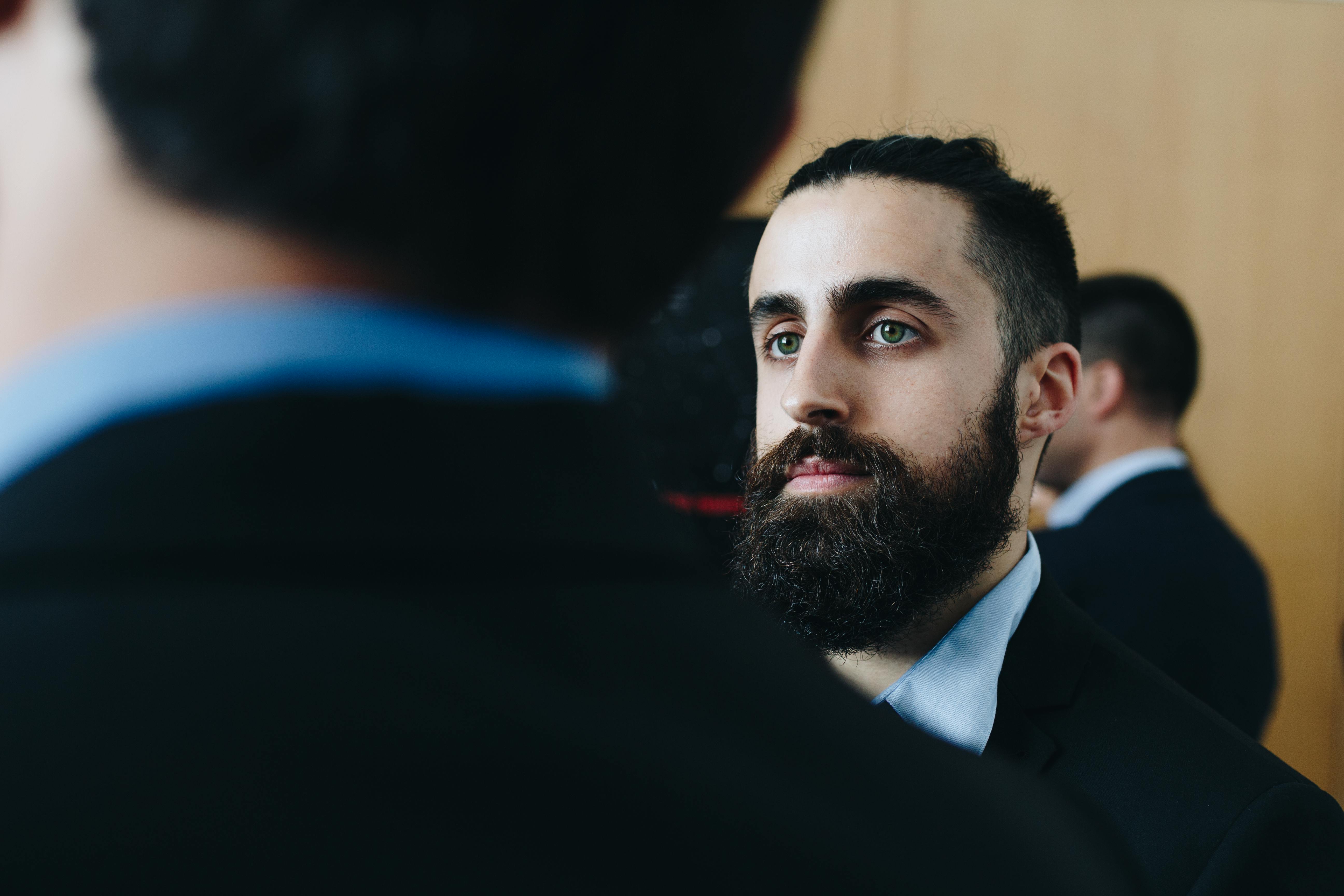 É bom ter barba no rosto?