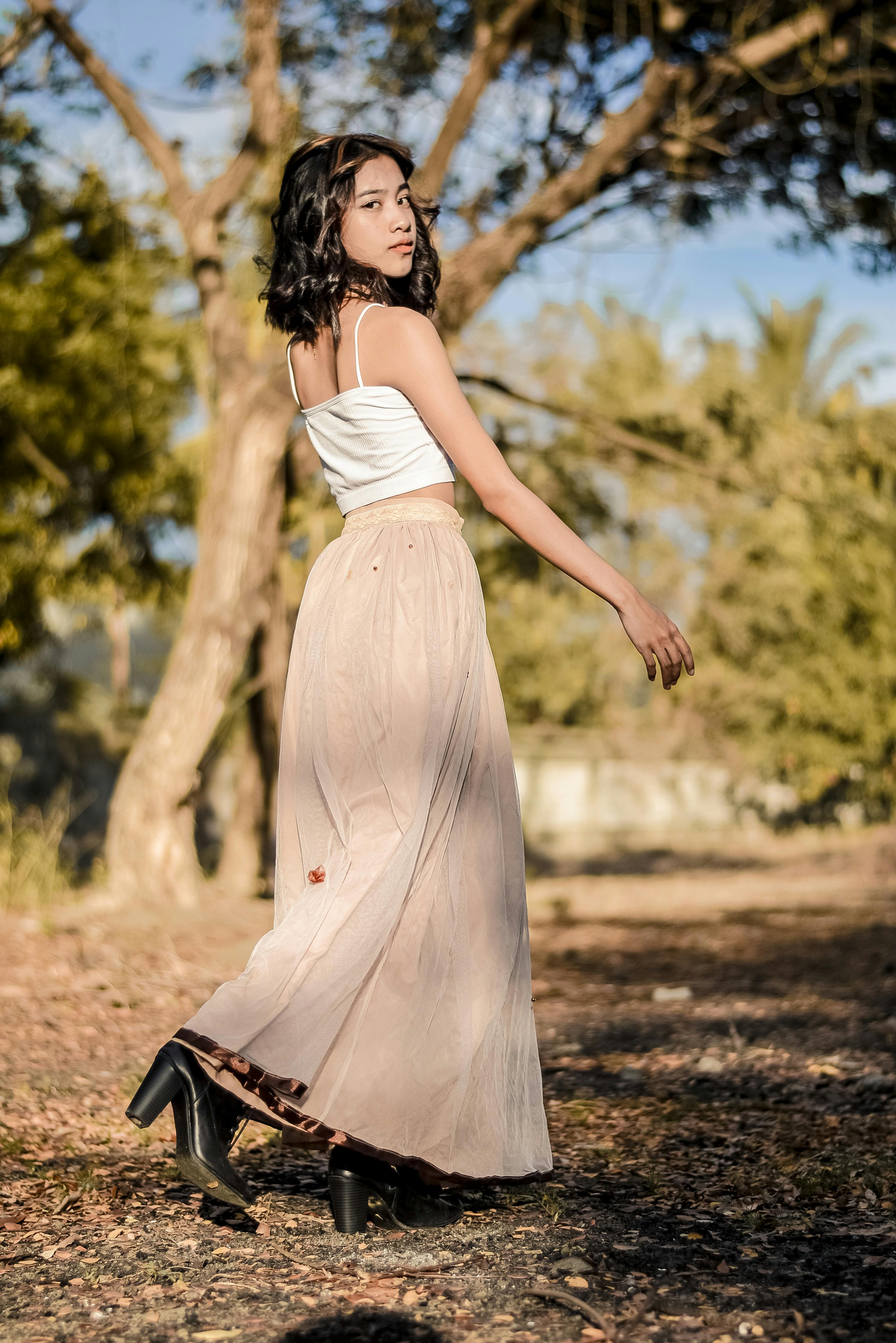 Pin by keshvi on Girl photography poses | Long skirt and top, Photography  poses women, Long skirt and top indian