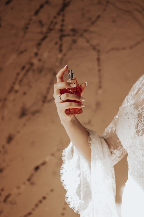 Foto stok gratis botol parfum, fotografi pernikahan, gaun pengantin