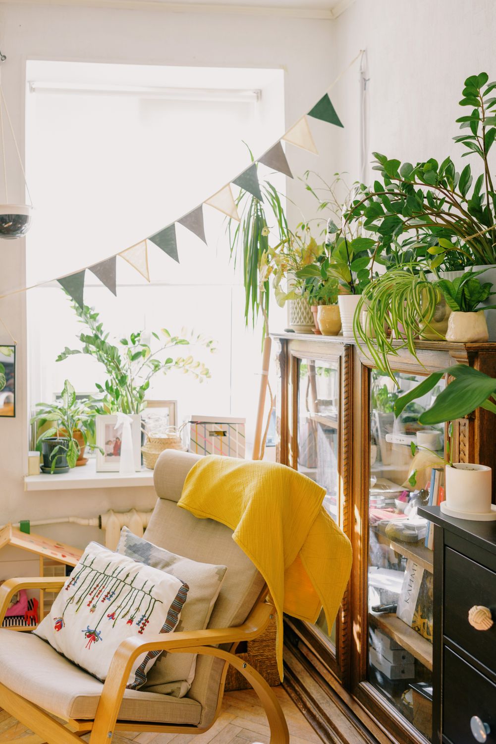 Throw Pillows on Rocking Chair · Free Stock Photo