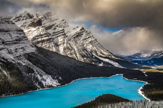 Stunning snow-capped mountains and turquoise lake in Banff National Park, Alberta, Canada.