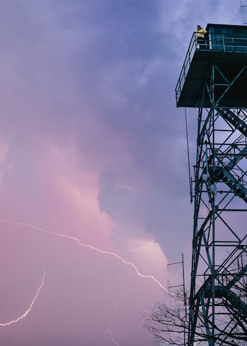 Foto stok gratis gulungan baja, hujan badai, menara