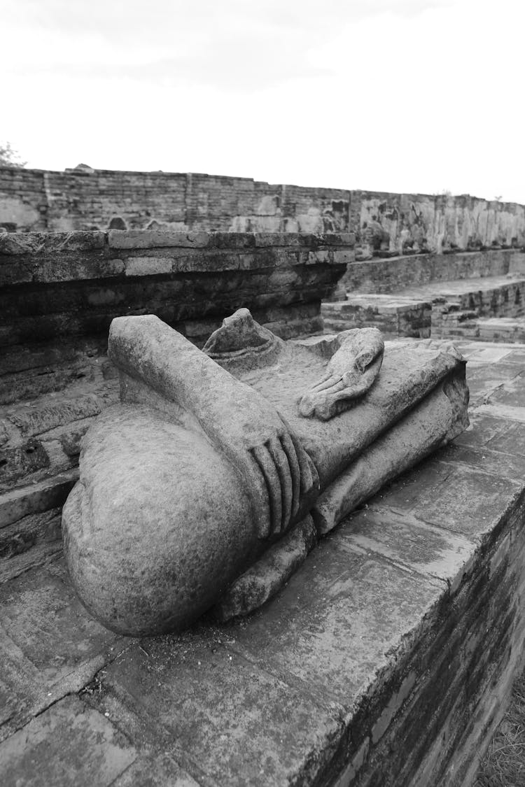 Broken Ancient Buddha Statue 