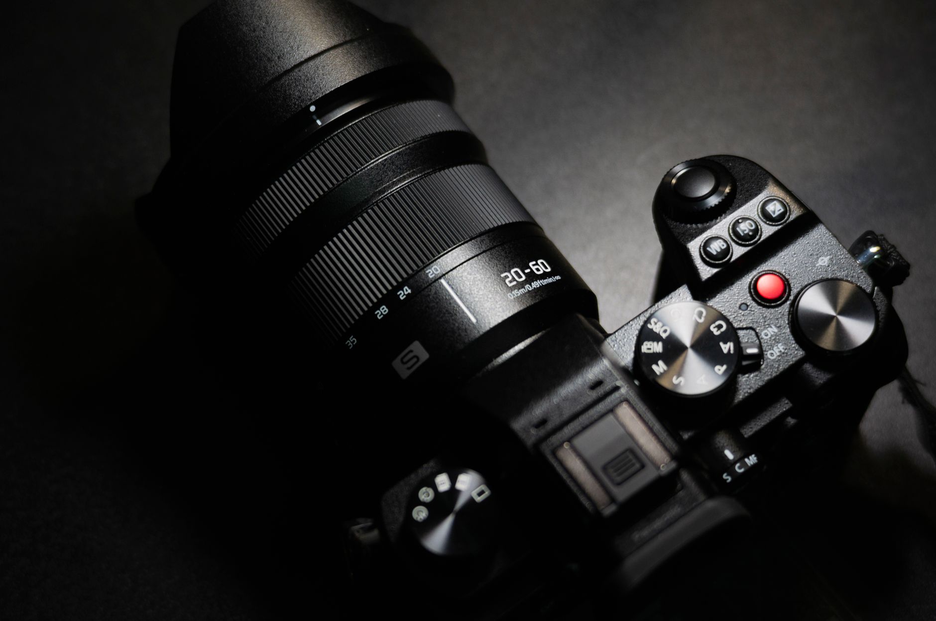 Panasonic Revives Premium Compact Camera Series with Lumix L10