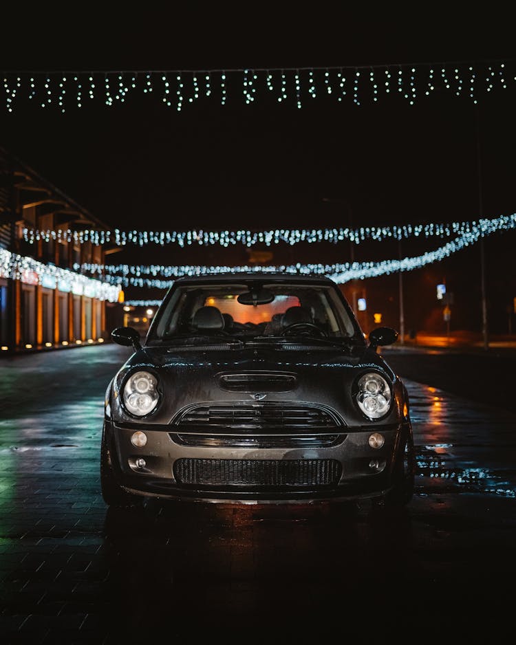 A Front Of A Mini Cooper