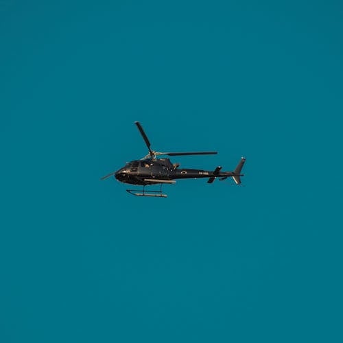 Ilmainen kuvapankkikuva tunnisteilla helikopteri, lentäminen, neliömuoto Kuvapankkikuva