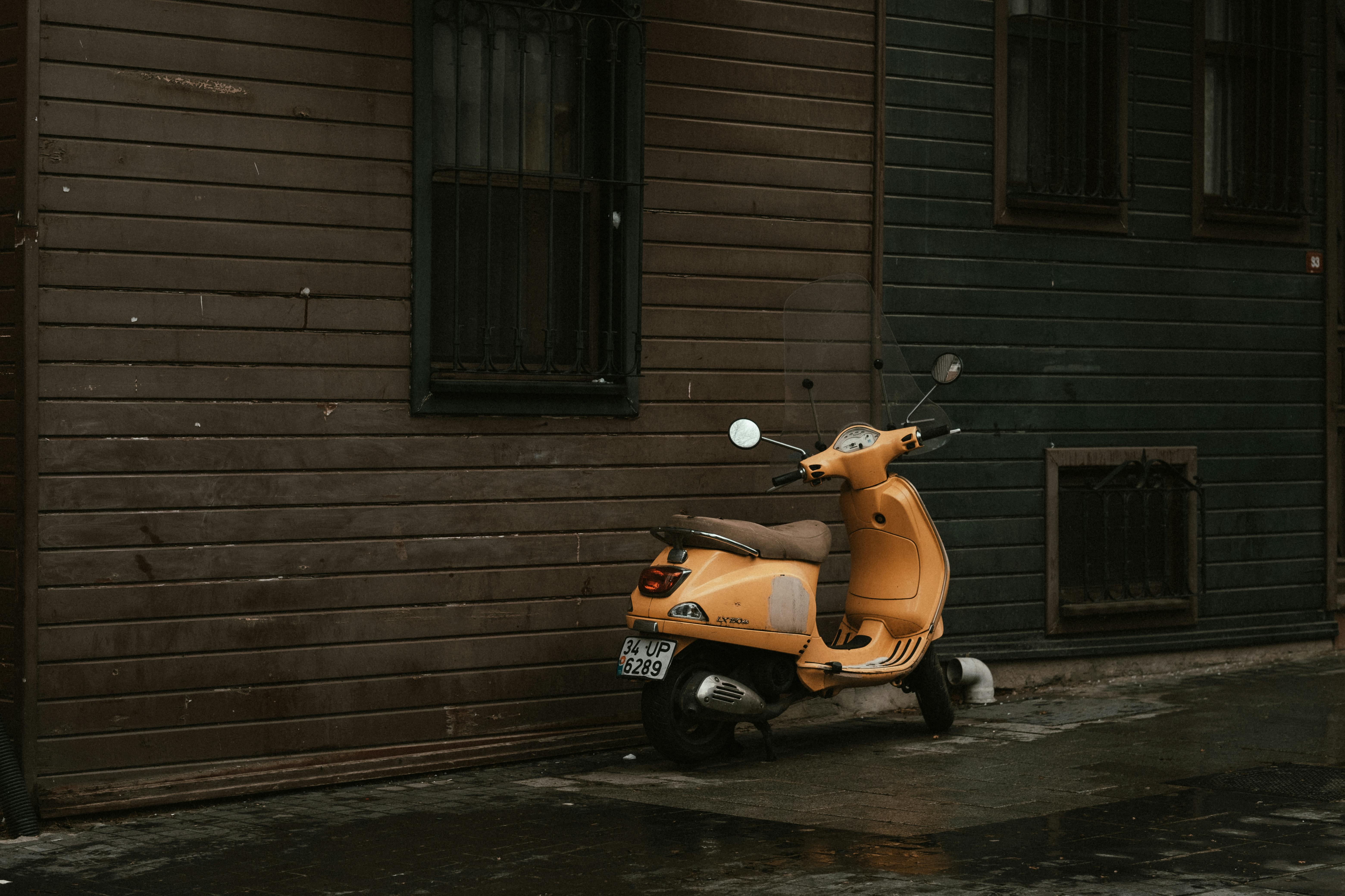 ContiScoot: over 30 Tire Sizes for Urban Mobility and Everyday Commuting — Photo by Sami  Aksu on Pexels