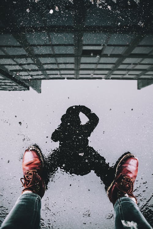 Základová fotografie zdarma na téma boty, budova, déšť
