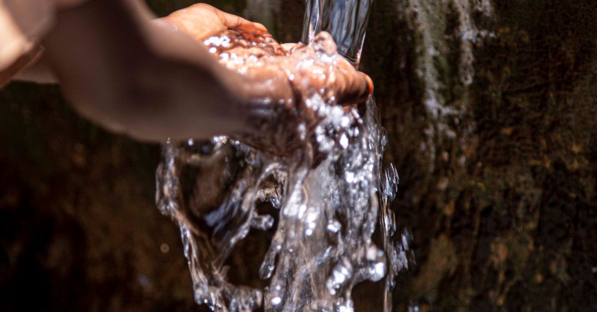 ¿Cómo se garantiza el acceso a agua potable en zonas periurbanas de Bolivia? ¿Cómo se garantiza el acceso a agua potable en zonas periurbanas de Bolivia?