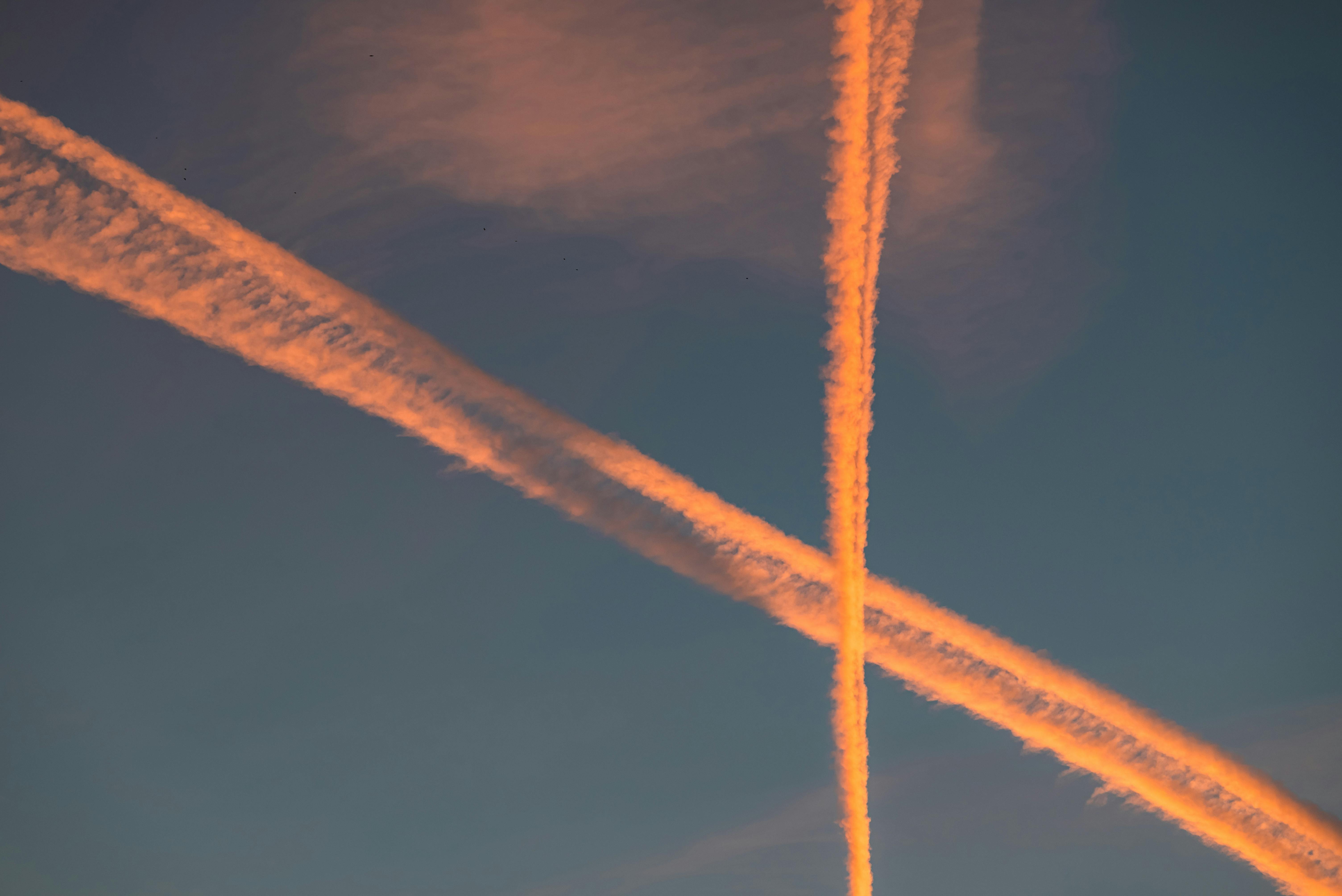 Vapour Trails Photos, Download The BEST Free Vapour Trails Stock Photos