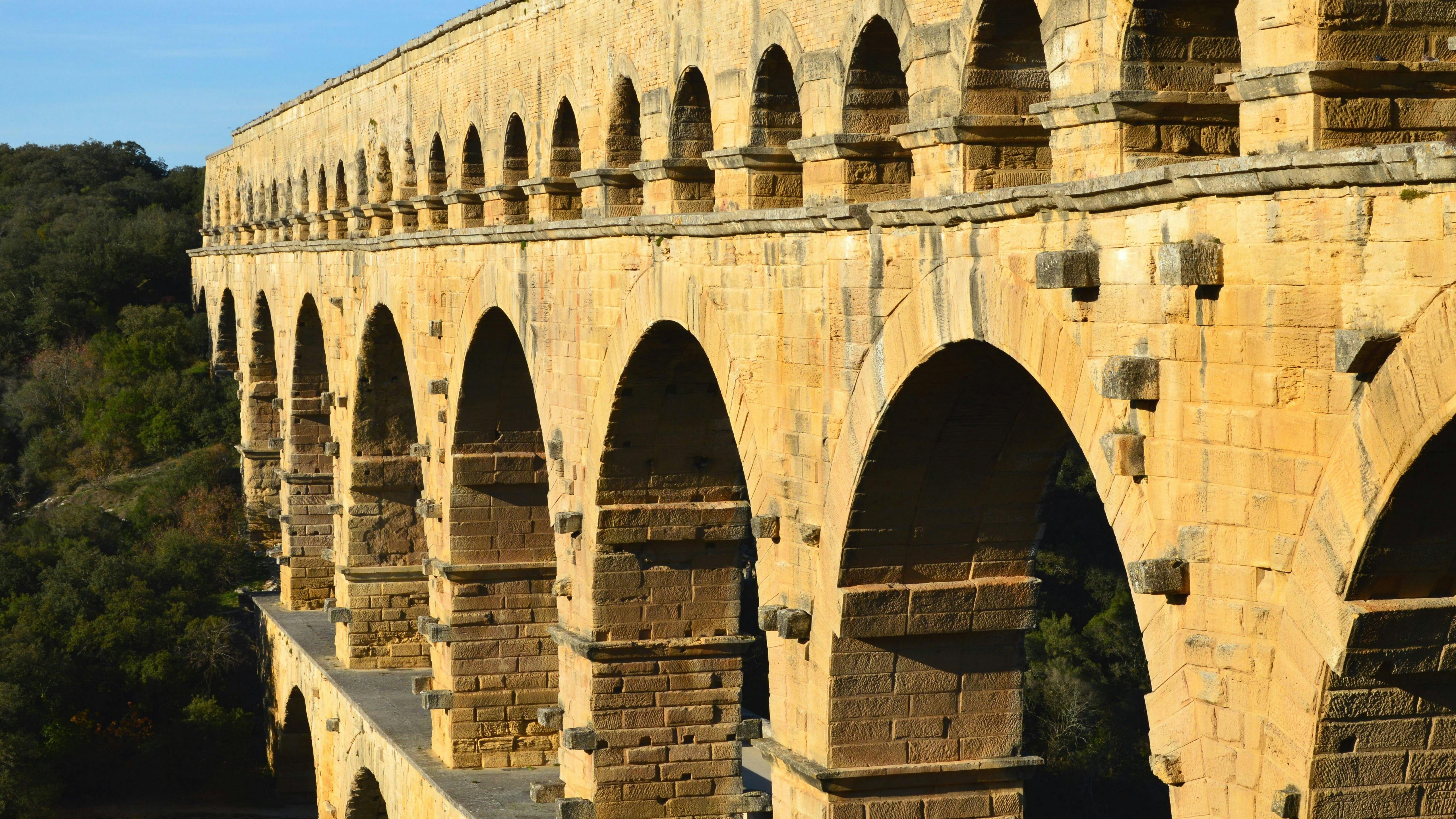 the pont du gard bridge in france