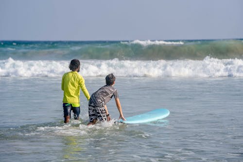 Kostenloses Stock Foto zu freizeit, männer, meer