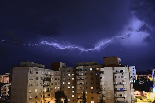 Immagine gratuita di un fulmine nel cappuccio