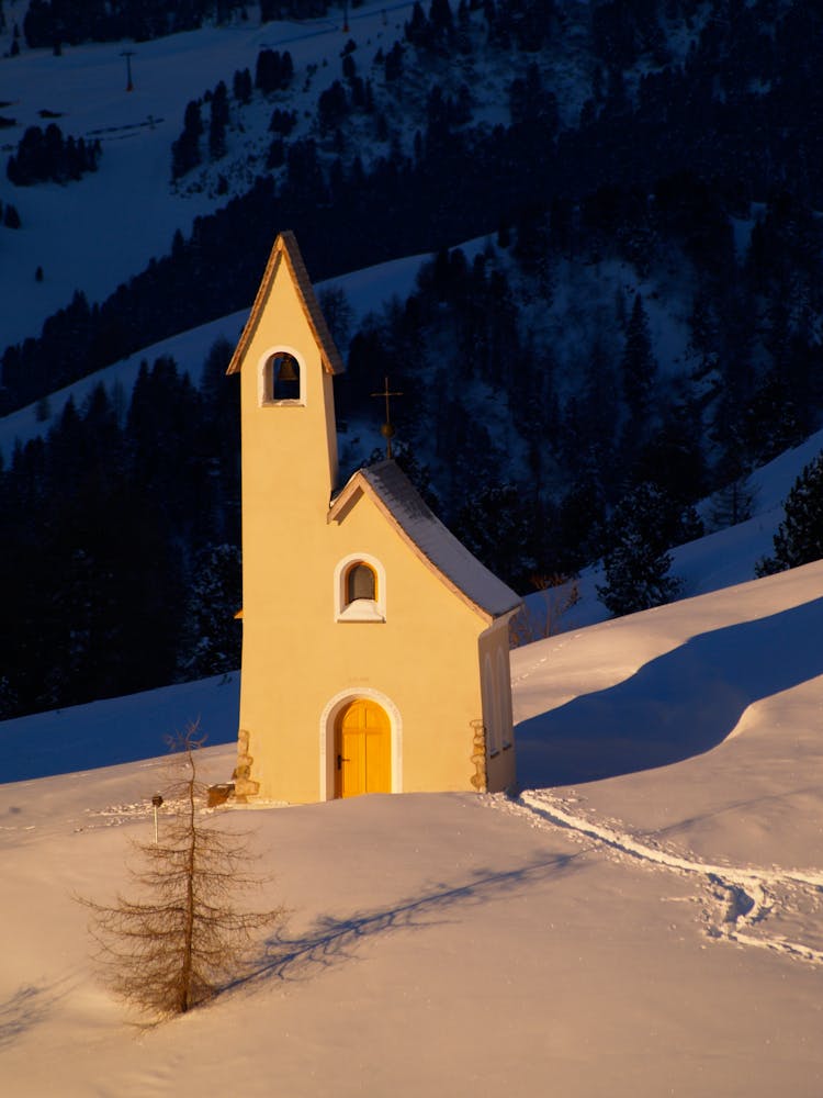 Cappella Di San Maurizio, Church At Dolomite Peaks