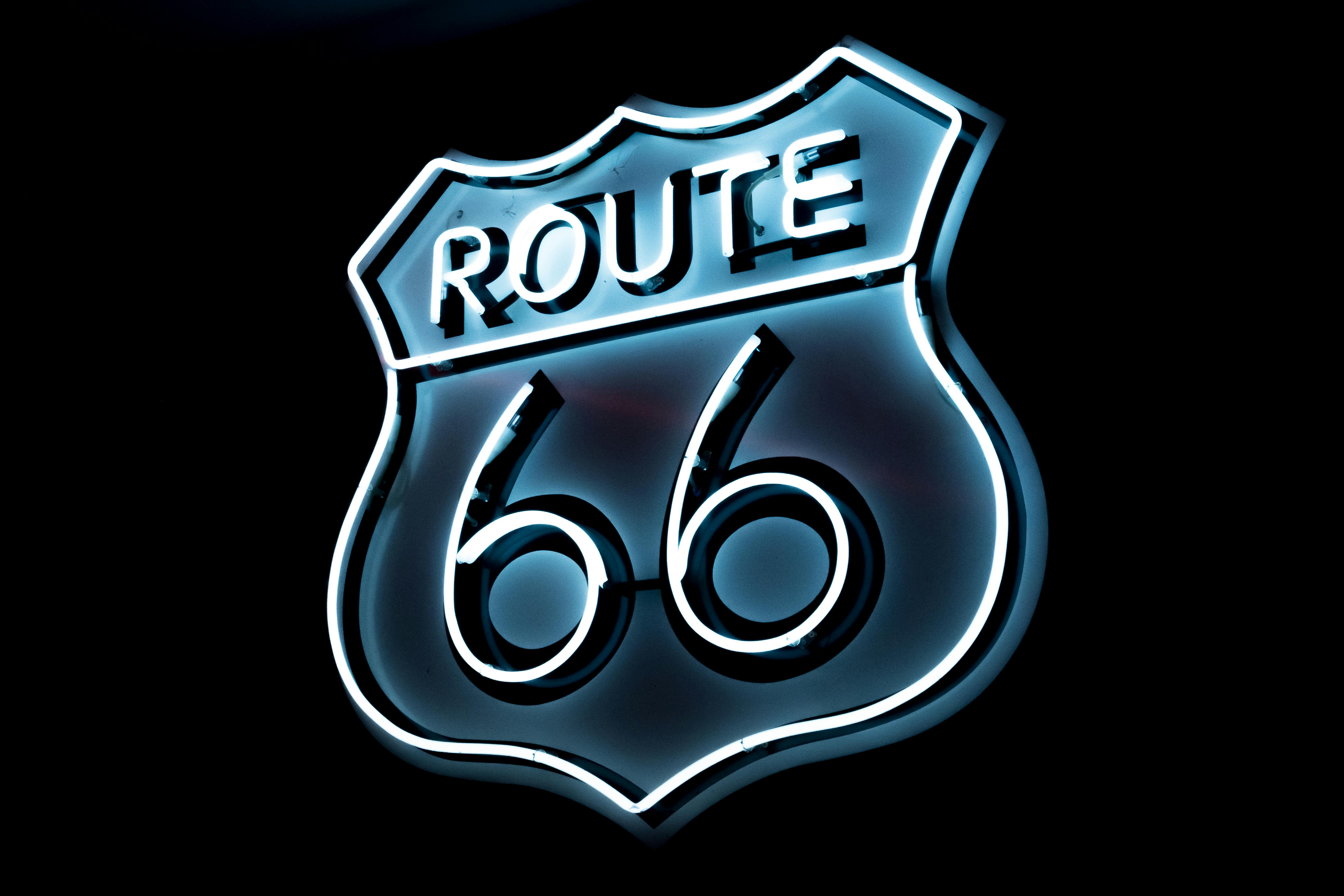 бело синий логотип Route 66 · Бесплатные стоковые фото