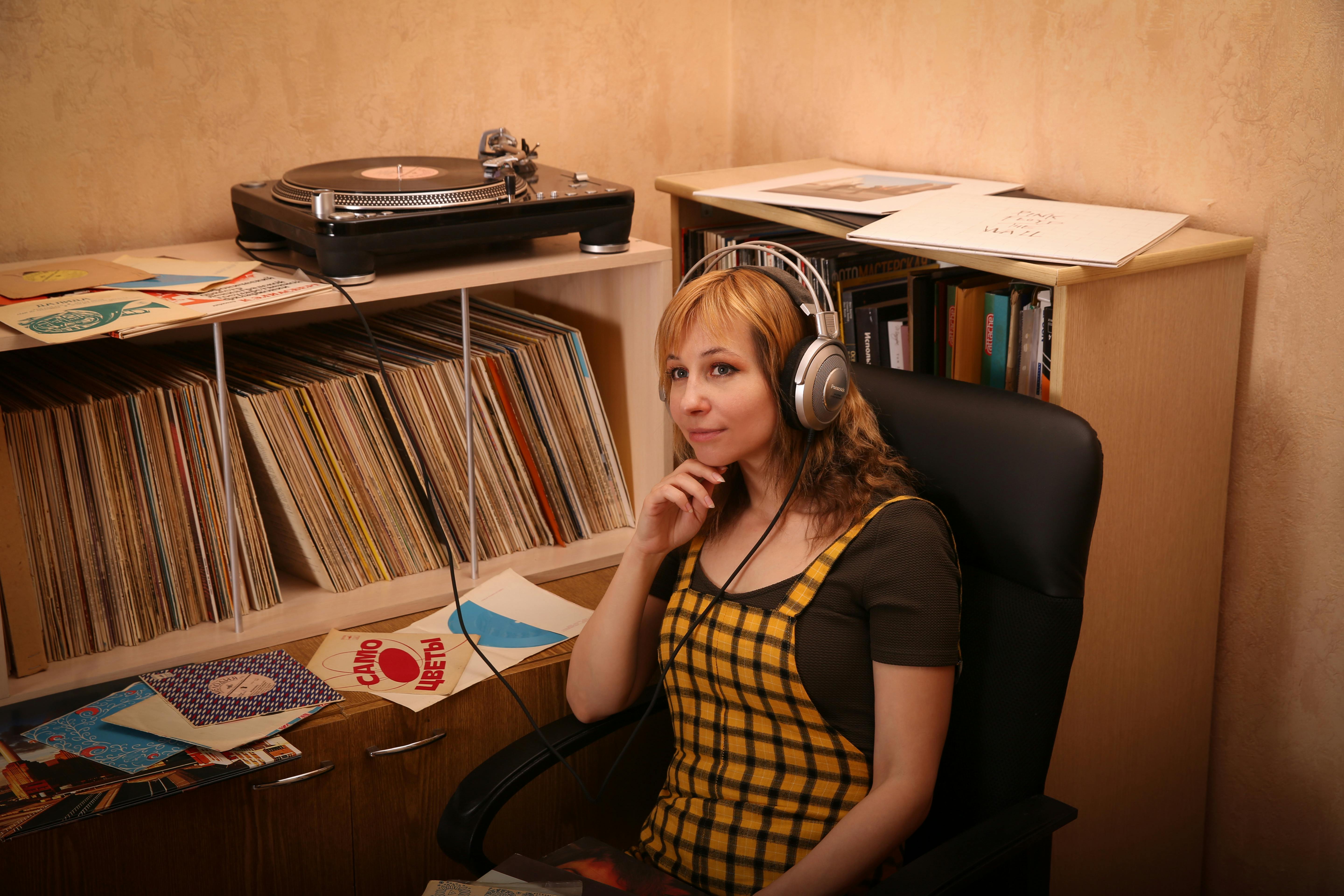 Music Discovery: More Channels, More Problems — Photo by Vika Glitter on Pexels