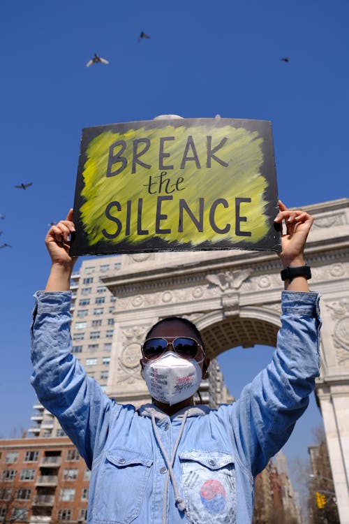 Free Break the Silence, Stop asian hate  Stock Photo