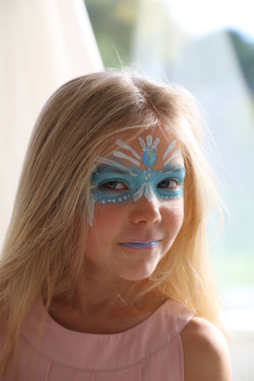 Darmowe zdjęcie z galerii z blond, dziewczyna, facepaint