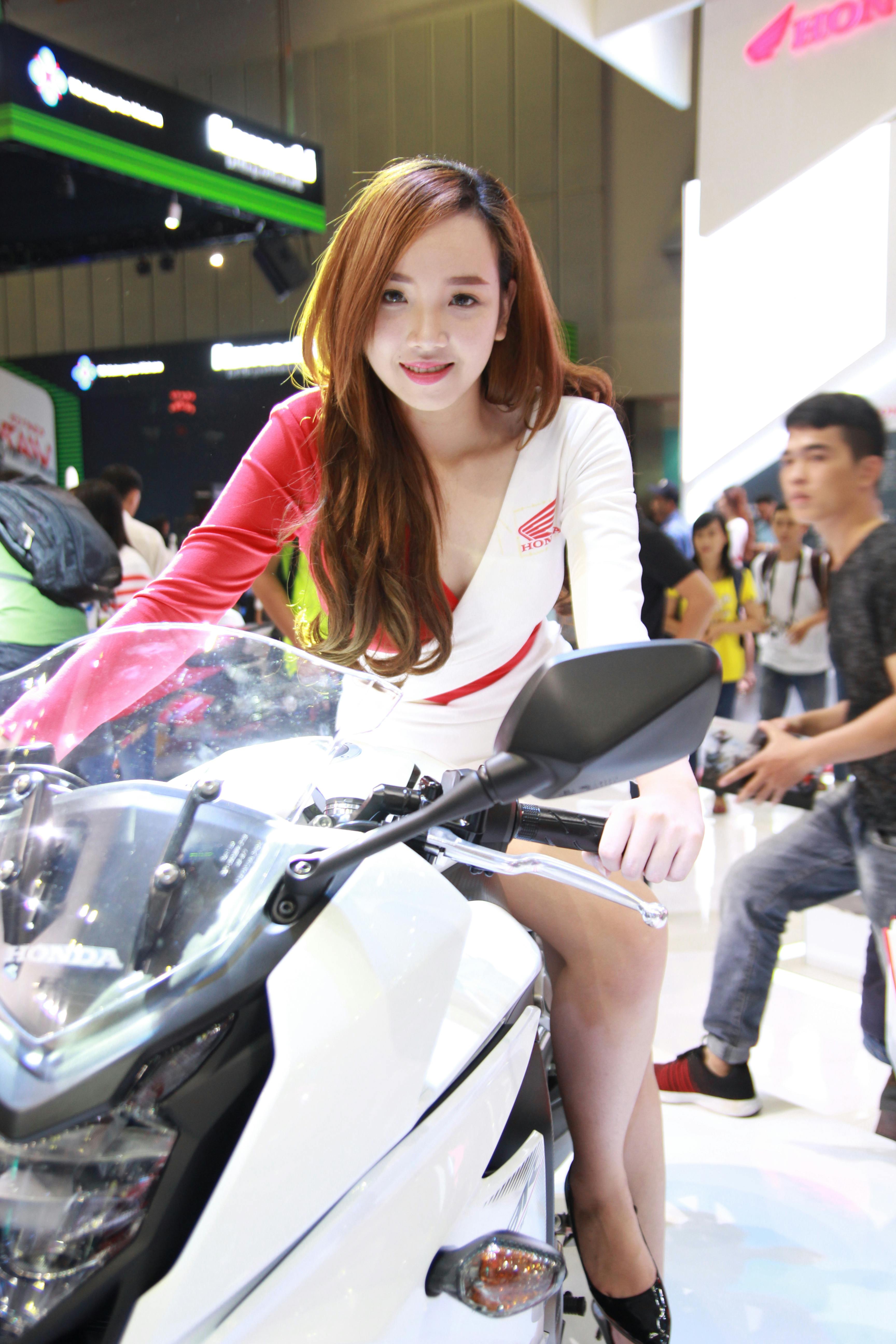 free stock photo of beautiful girl motor bike motorcycle custom color