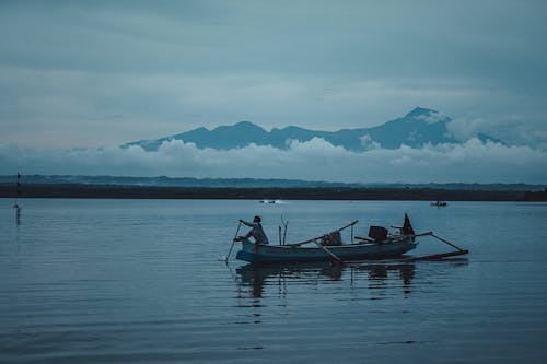 Δωρεάν στοκ φωτογραφιών με αλιευτικό σκάφος, αυγή, βάρκα Φωτογραφία από στοκ φωτογραφιών