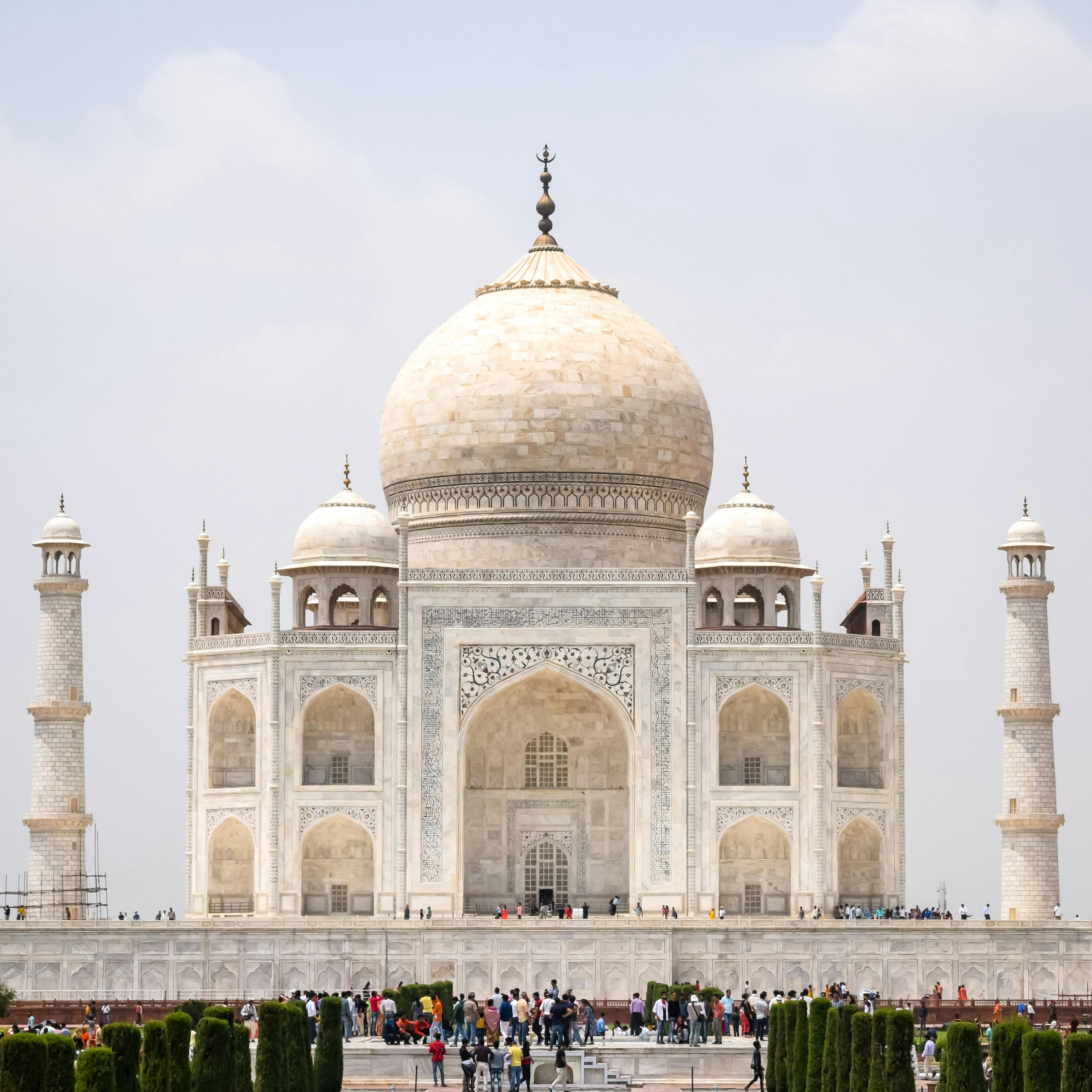 People Visit the Inside of the Mausoleum Taj Maha Editorial Stock Image -  Image of site, indian: 86436444