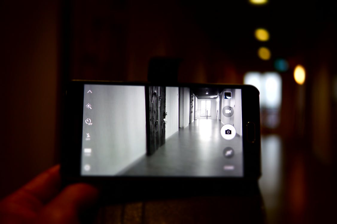 Selective Focus Photography of Turned-on Android Smartphone