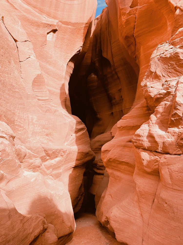 Cave In Antelope Canyon, Arizon, United States 