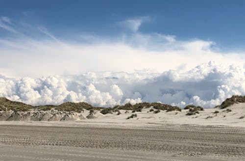 Free Ominous clouds above the sand dunes (2) Stock Photo