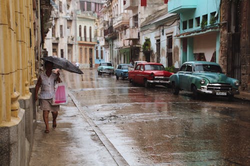 Безкоштовне стокове фото на тему «вулиця міста, вулицях міста, дощ»