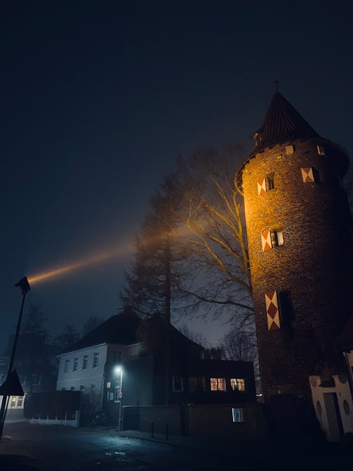 Imagine de stoc gratuită din arhitectura gotică, fotografiere verticală, iluminat