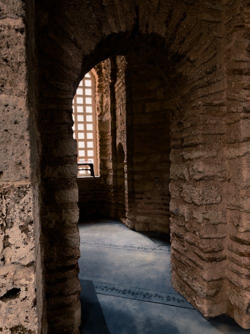 Foto profissional grátis de ancião, arcada, arquitetura