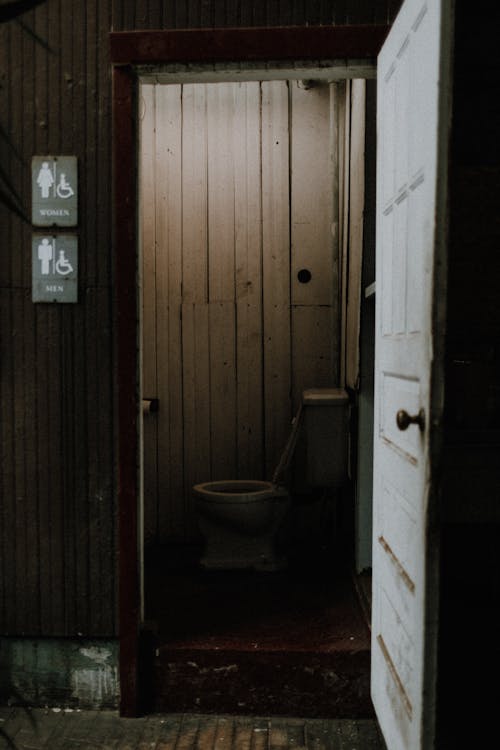 grátis Foto profissional grátis de banheiro, dentro de casa, tiro vertical Foto profissional
