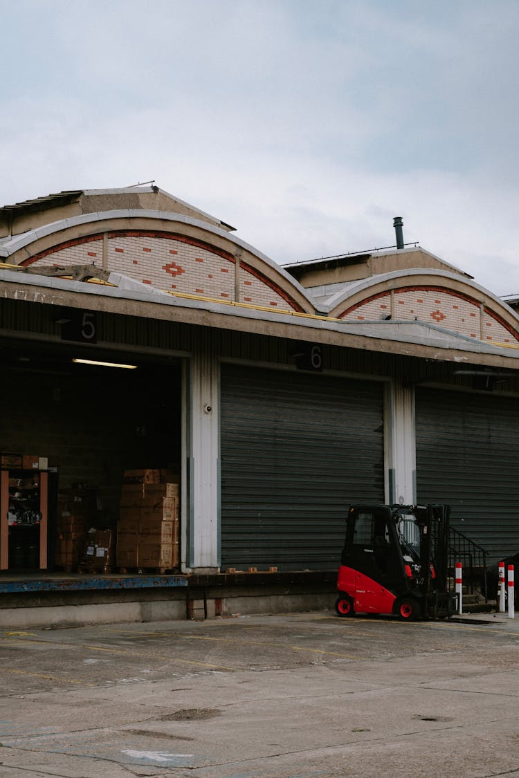 Warehouse And Forklift