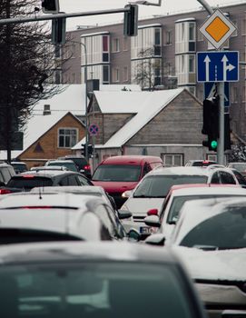 Cold Traffic to WhatsApp: Does Bypassing the Shopify Storefront Kill Conversions?