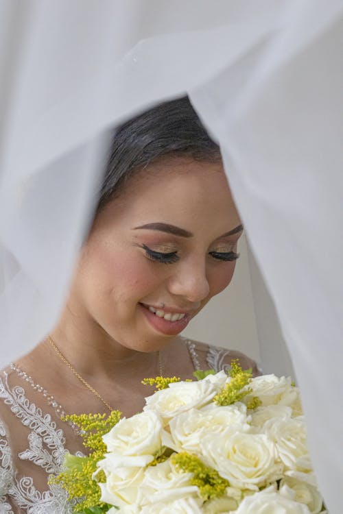 Kostnadsfri bild av asiatisk kvinna, blombukett, bröllop
