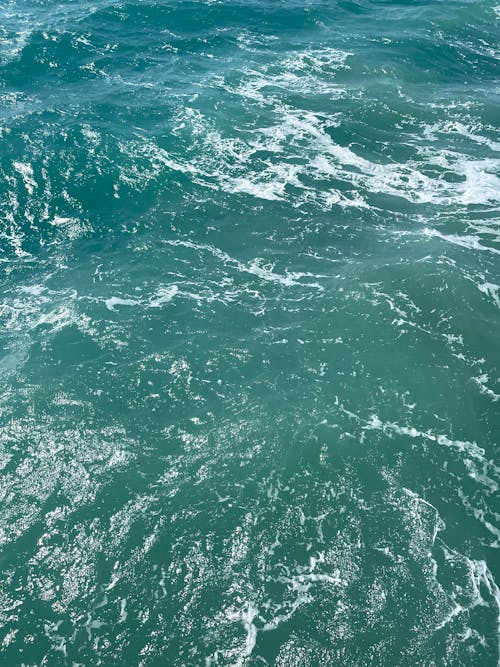 Immagine gratuita di acqua di mare, increspare, ripresa dall'alto