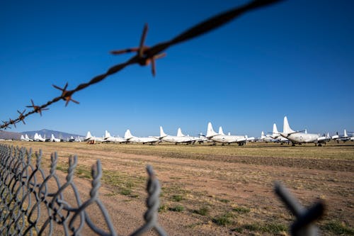 Immagine gratuita di aeroplani, campo di aviazione, cimitero