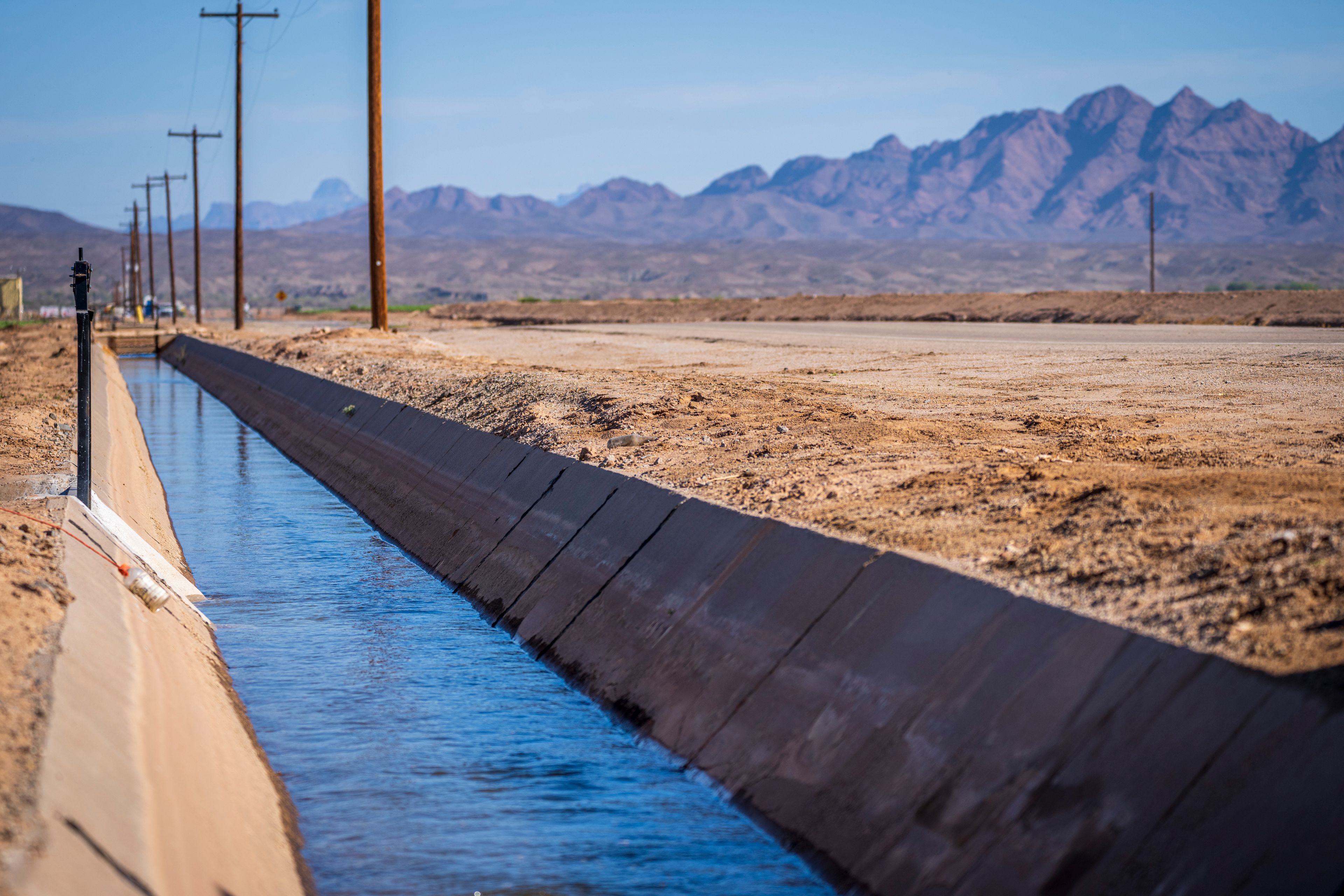 Yuma: Canal and desert mountains in Yuma, Arizona